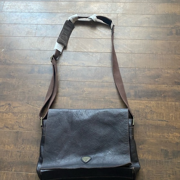 Triumph Messenger Saddlebag Genuine leather bag - Picture 2 of 16